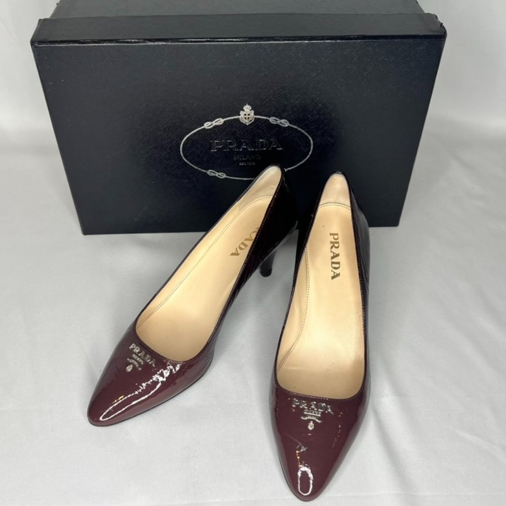 PRADA Circa 2008 DONNA KITTEN HEEL SZ 35 PATENT **SEE PHOTOS